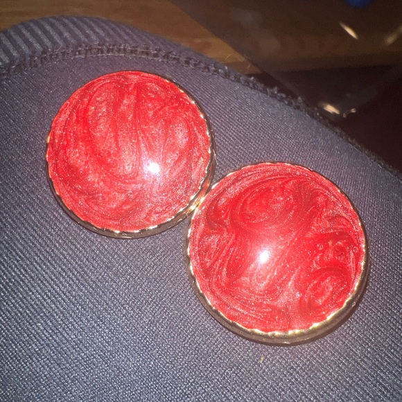 Lovely Vintage Dark Pink Maroon Round Clip On Earrings - Picture 2 of 5